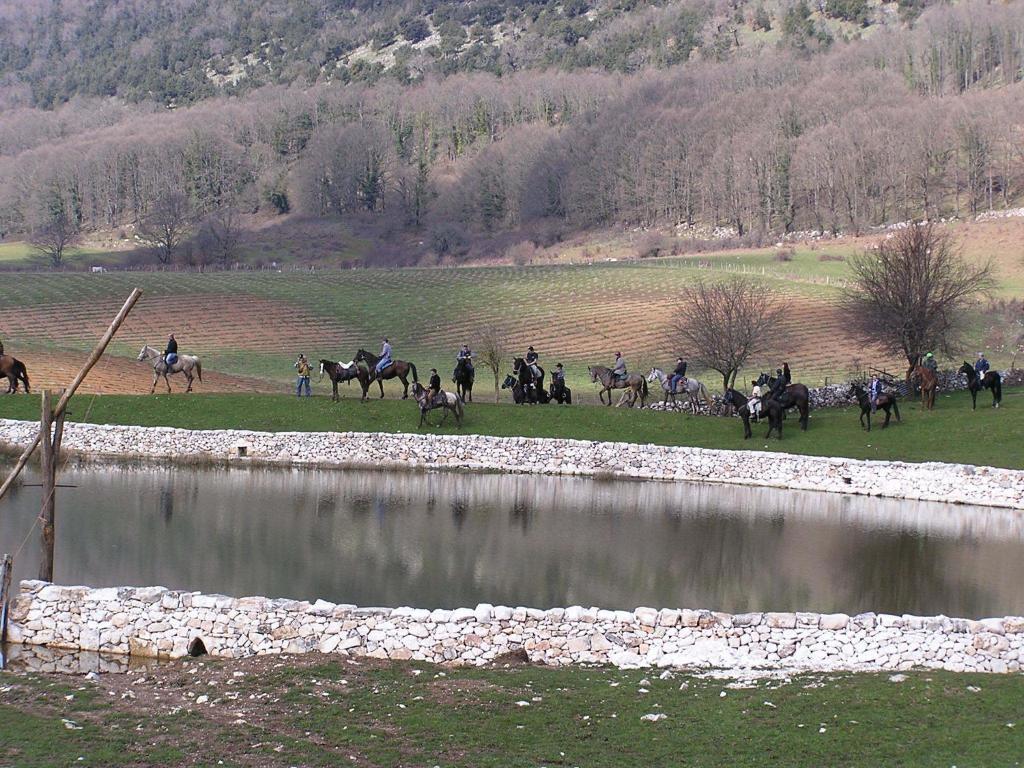 Monte SantʼAngelo Hotel Menta E Rosmarino المظهر الخارجي الصورة