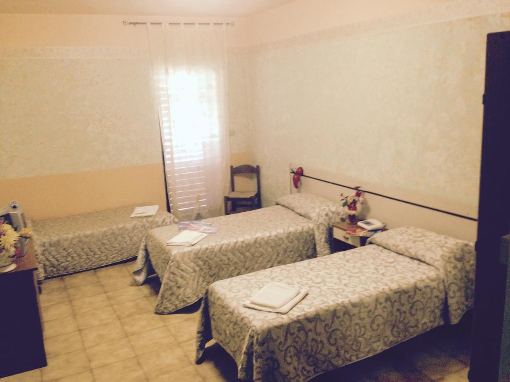 Monte SantʼAngelo Hotel Menta E Rosmarino المظهر الخارجي الصورة