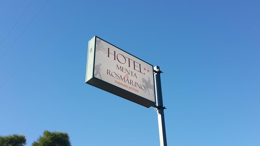 Monte SantʼAngelo Hotel Menta E Rosmarino المظهر الخارجي الصورة